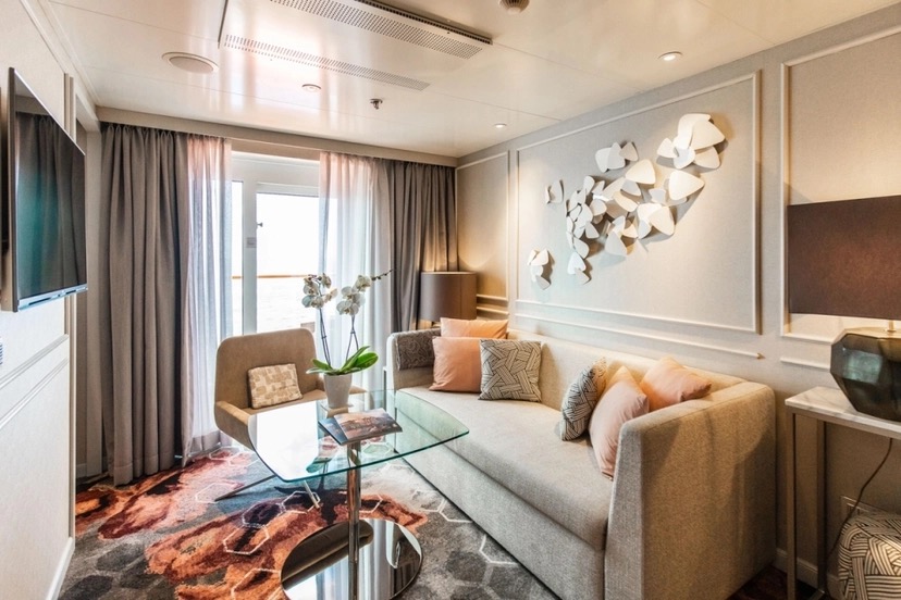 Sapphire Deluxe Suite
